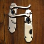 Victorian Scroll Chrome Door Handles Without Keyhole (JV251PC)